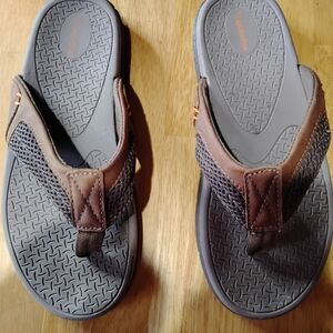 Gotcha Men's Casual Gray and Brown Flip-Flops